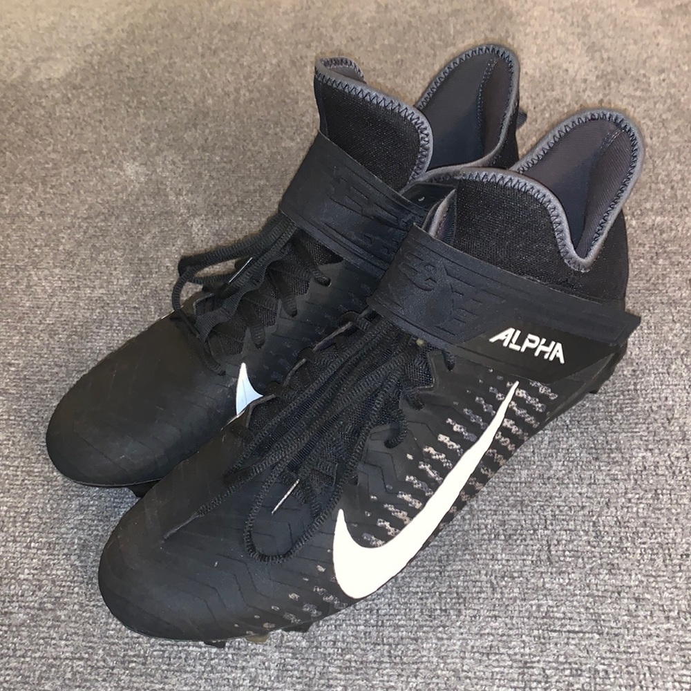 Nike Alpha Menace Football Cleats